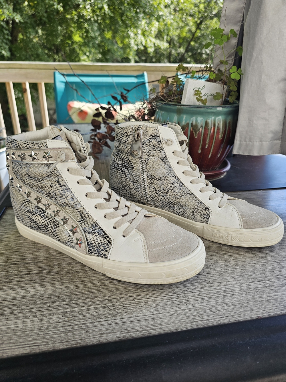 Vintage Havana Dayna Snake White High Top Sneakers Size Women's 9 Zipper Flaw